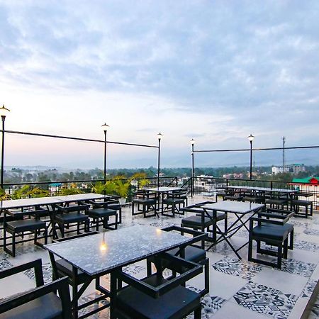 Fabhotel Grover 康格拉 外观 照片